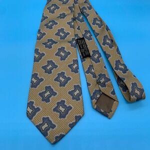 Vintage Giorgio Armani Made in Italy Silk Classic Cut Standard Length Neck Tie